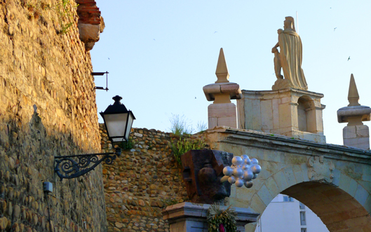 2011-camino-spain-leon-to-camino-duro-101_day2_leon_artbubbles529