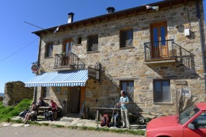 2011 camino spain leon to camino duro 697_Day4_Foncebadon_CafeExterior