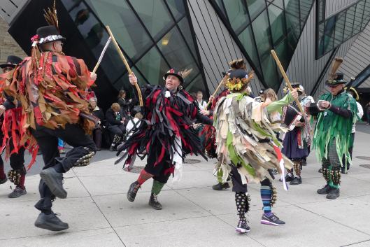 P1090815_MayDay_2012_MorrisDancers1